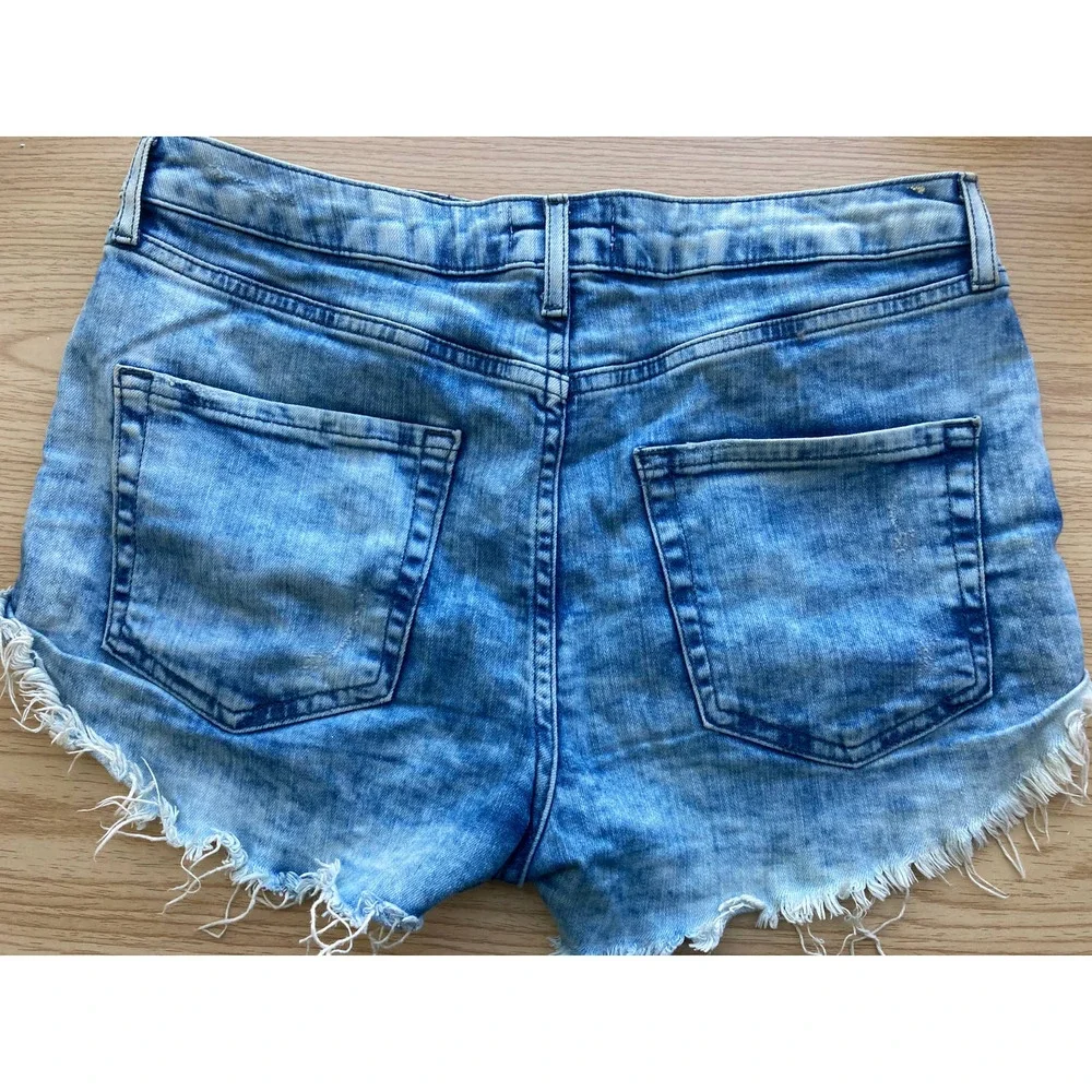 Forever 21 Distressed Short Cut-Off Jean Shorts 29in Waist (Sz8) - Picture 11 of 16